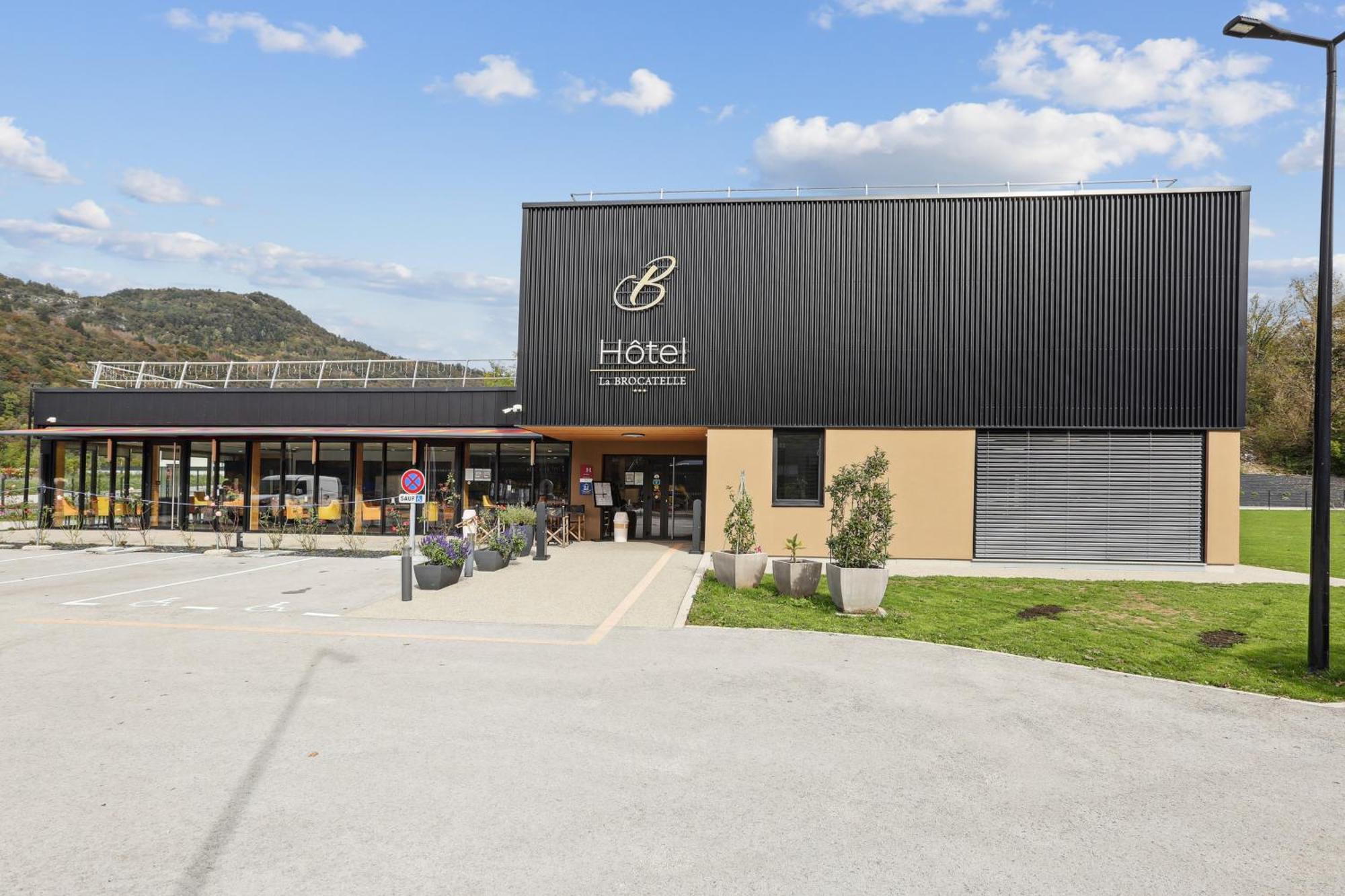 Hotel Restaurant Akena Molinges - La Brocatelle Saint-Claude Exterior photo